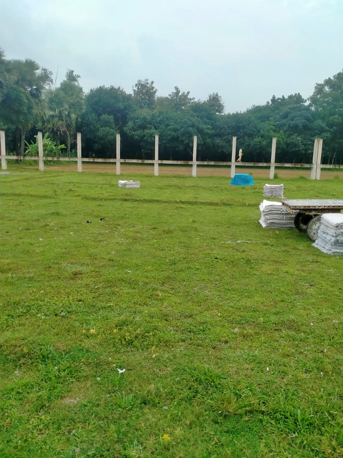 গাজীপুর, মাওনা চৌরাস্তা থেকে সলিং মোড়ের কাছে দক্ষিণে  বারোতোপা যাওয়ার রাস্তায় পাওয়ার প্লান্ট এর অপর পাশের রাস্তায় জমি